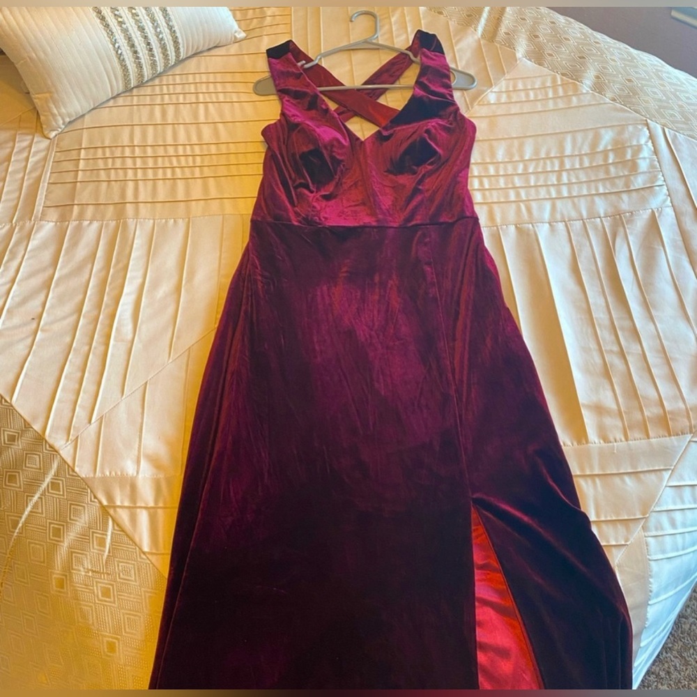 Revelry - Asher bridesmaid dress - Sz 16 - Burgundy